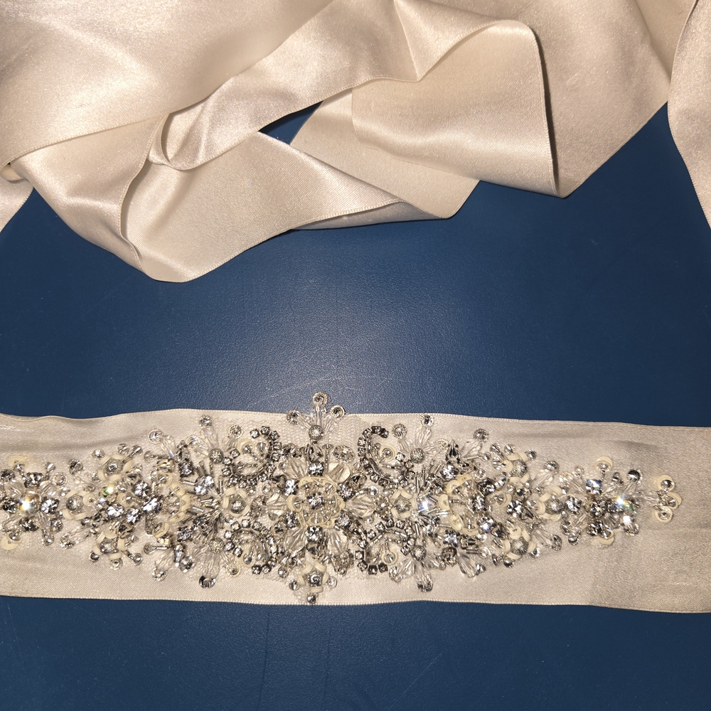 Elegant Cream Beaded Sash